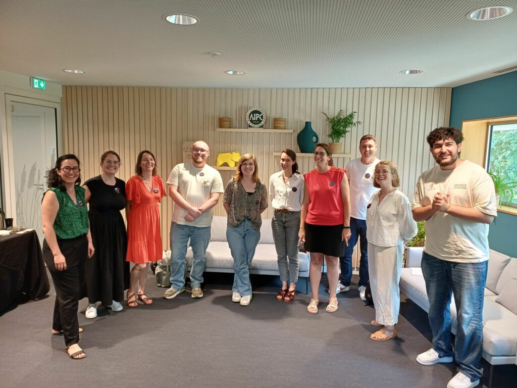 Photo de l'atelier animé en mixité Alliés et alliées un rôle à jouer au quotidien animé à la Nantes Digital Week. Les participantes et participants en photo de fin d'atelier