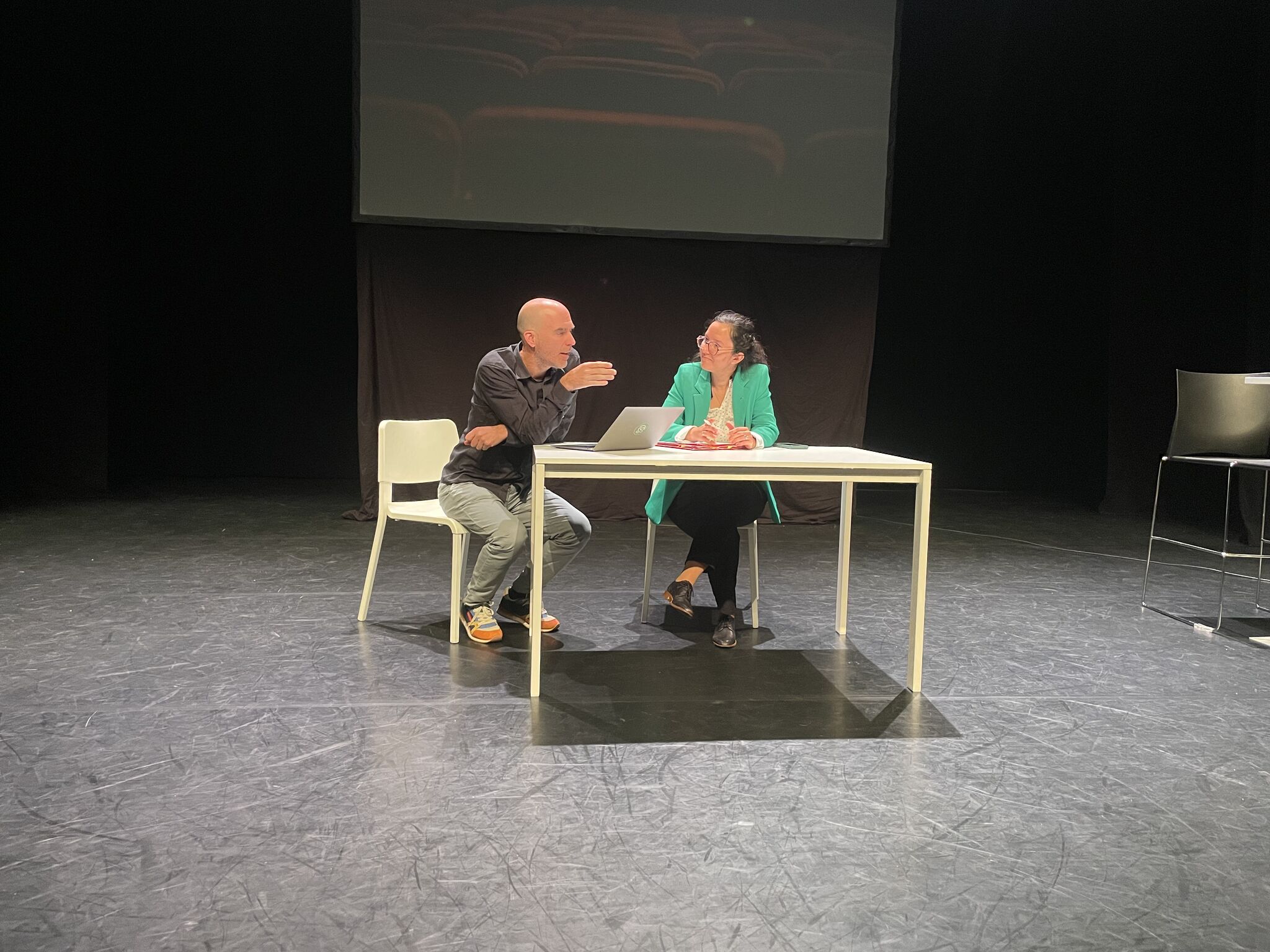 Sensibiliser lors de la journée nationale contre le sexisme